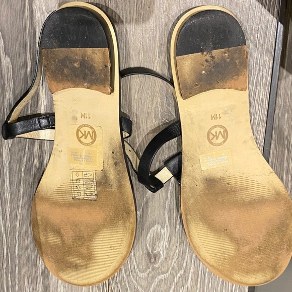 MICHAEL Michael Kors black leather sandals - Picture 7 of 7